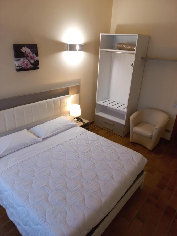 Park Hotel Castel San Pietro Terme Bagian luar foto