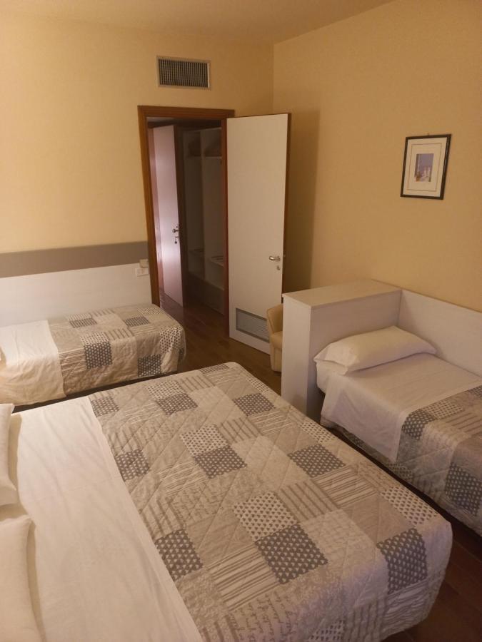 Park Hotel Castel San Pietro Terme Bagian luar foto