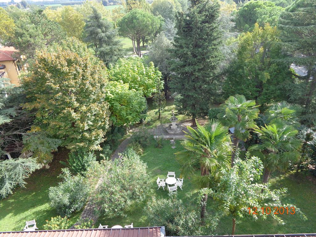 Park Hotel Castel San Pietro Terme Bagian luar foto